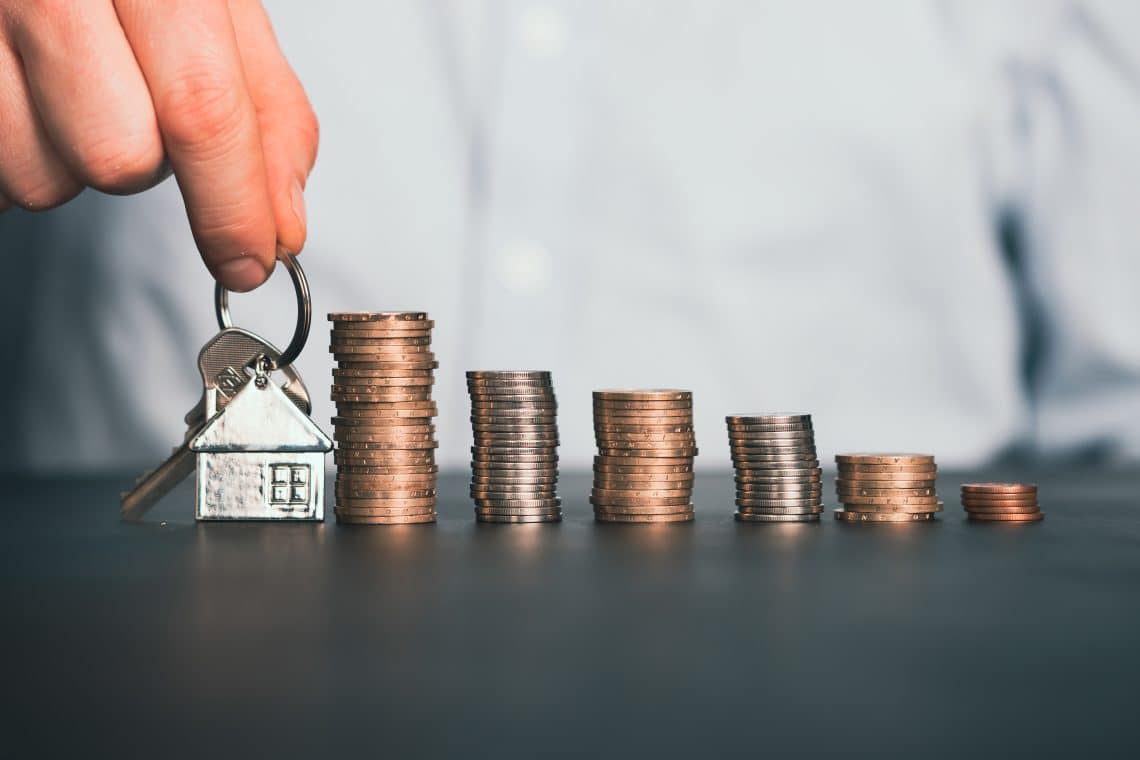 Quels sont les avantages et les étapes pour investir dans l’immobilier et louer sur Airbnb en location courte durée?